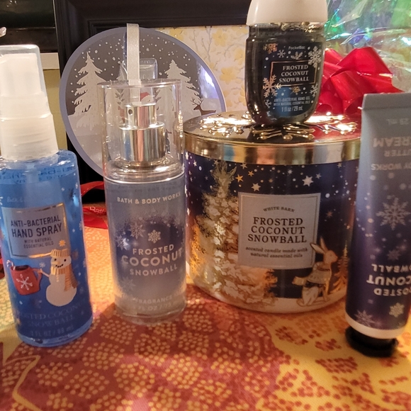 Frosted coconut snowball 8pc gift set Bath&Body works Nwt - Picture 3 of 13